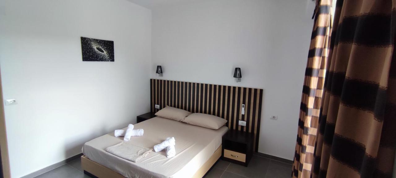 Aleks Holiday Rooms Ksamil Exteriör bild
